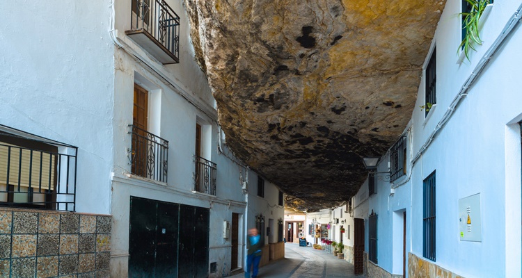 Pueblos asombrosos en Andalucia Setenil de las Bodegas