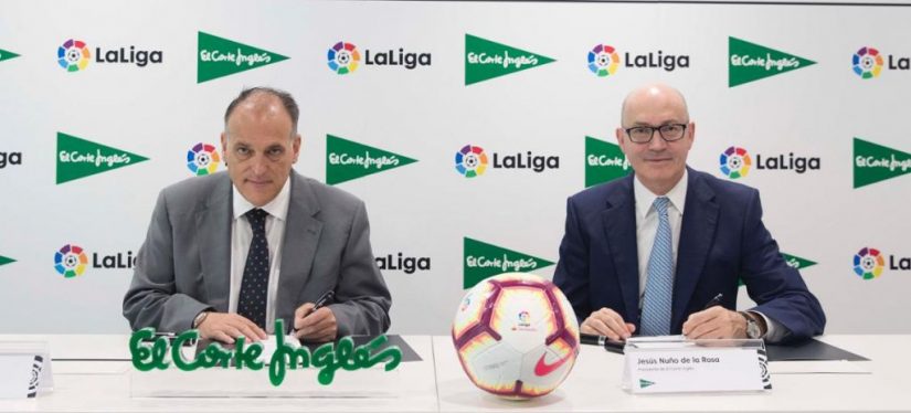 El Corte Inglés firmando acuerdo con LaLiga