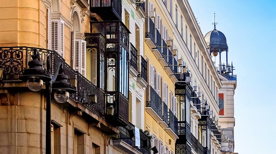 Las viviendas de alquiler de los años 60 triunfan en Madrid y Barcelona