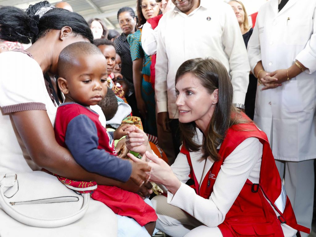 Letizia y los niños. Anécdotas (no todas buenas) de la Reina de España con los más pequeños