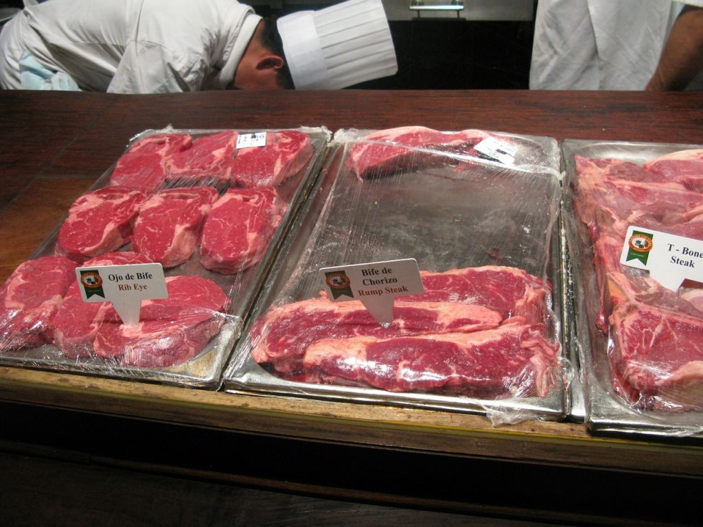 Huevos, carne… alimentos que JAMÁS deberías lavar antes de comerlos