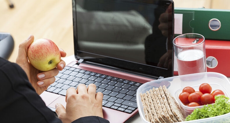 Perder peso en el trabajo: lleva alimentos saludables