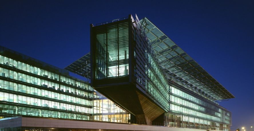 Endesa planea adquirir el negocio de renovables de ACS