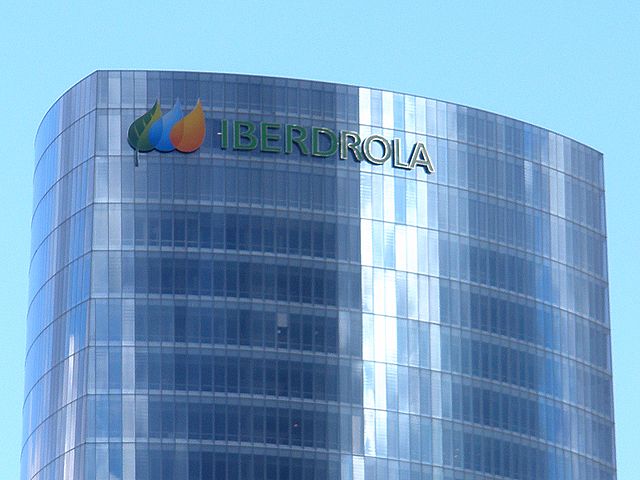 Iberdrola ofrece empleo como especialista en ingeniería eólico/fotovoltaica: 45.000 euros