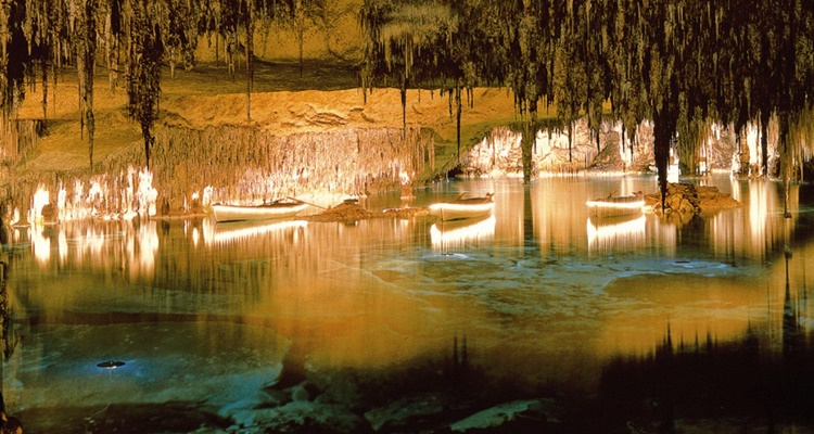 Cuevas en Espana cueva del Drac y Campanet en Mallorca