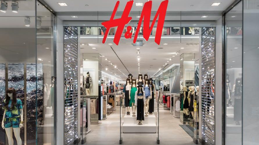 Trajes de H&M y Bershka para volver a la oficina