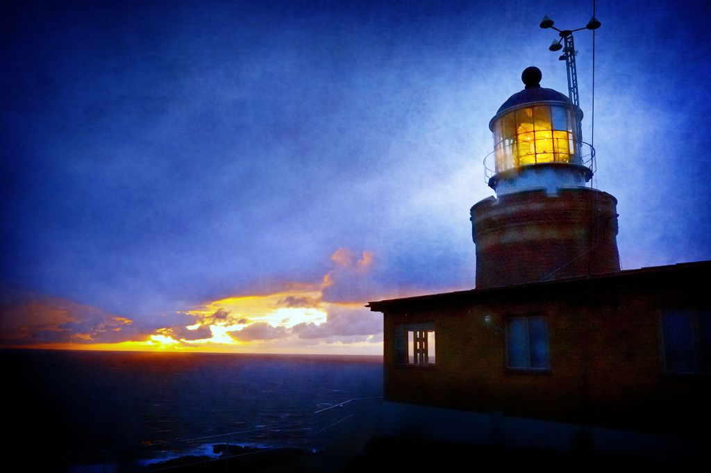 10 faros espectaculares que deberías visitar (de arriba abajo)