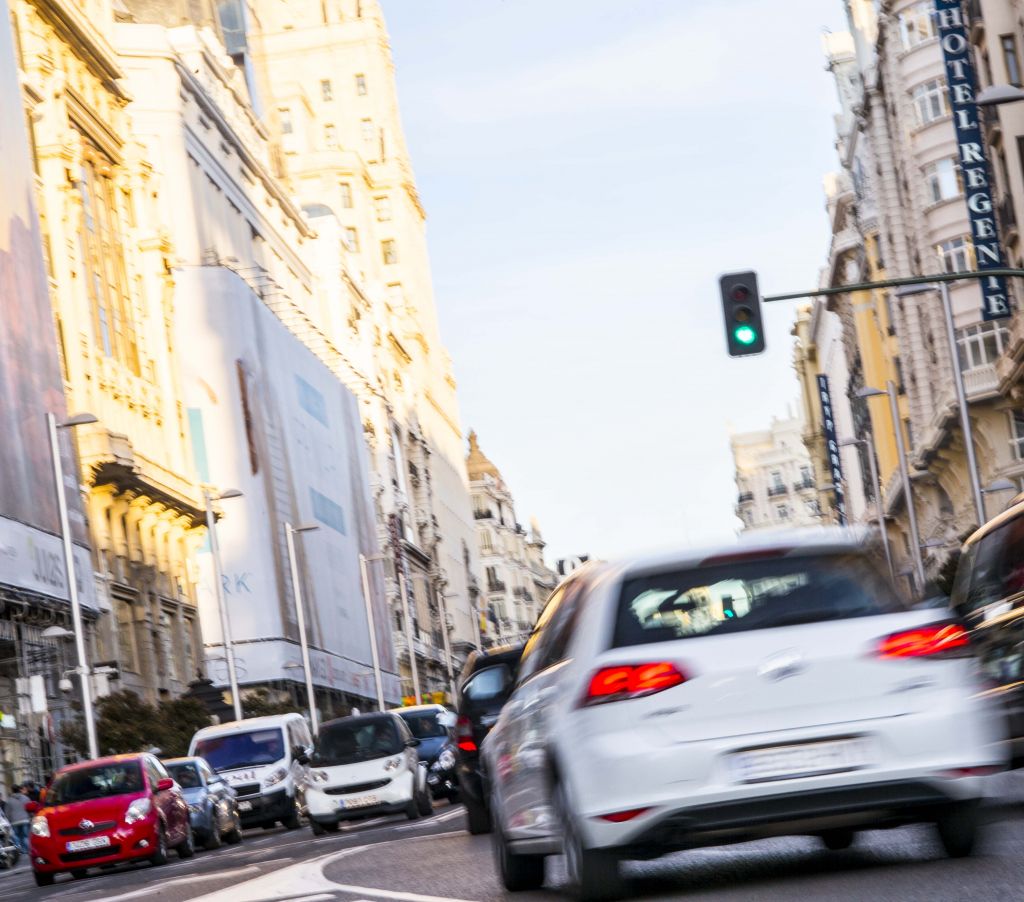Cinco lecciones clave de seguridad vial para jóvenes 4 Merca2.es Punto 4 velocidad adecuado Merca2.es