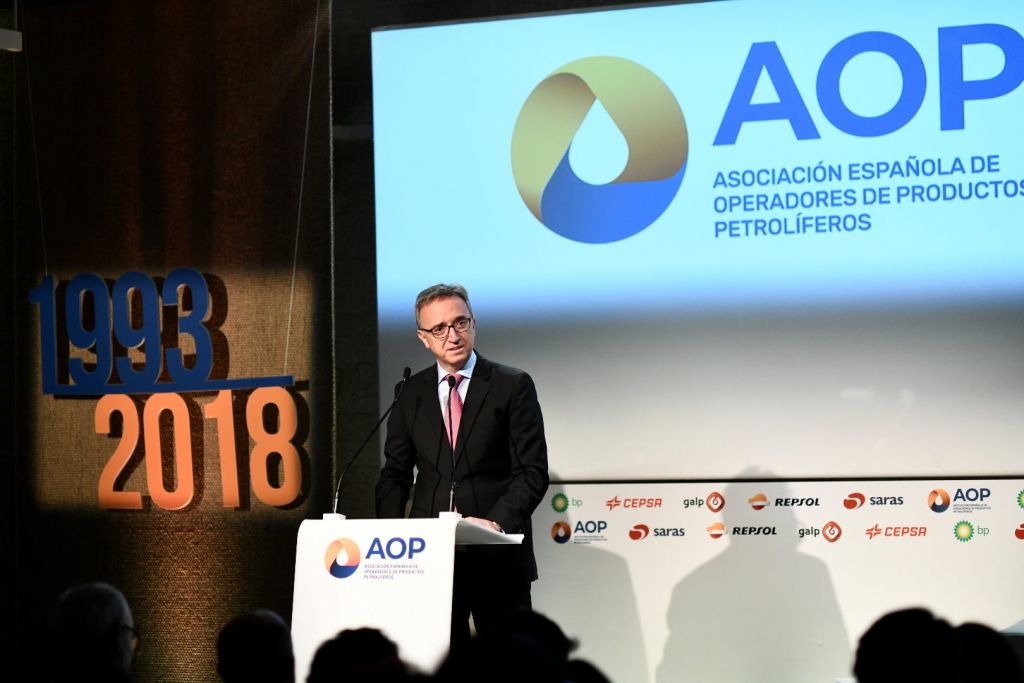 El sector del refino apuesta por ecocombustibles ante el vehículo eléctrico