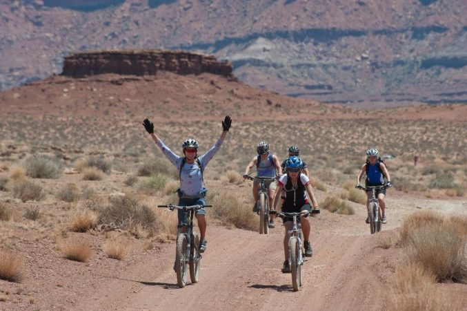 atención adelantar ciclistas