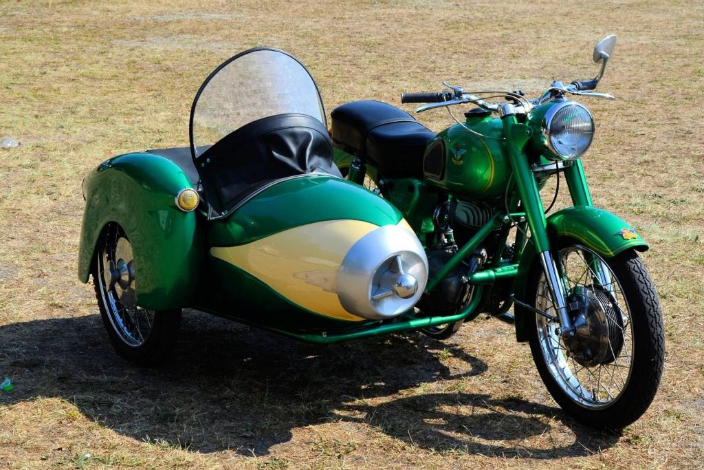 conducir moto con sidecar