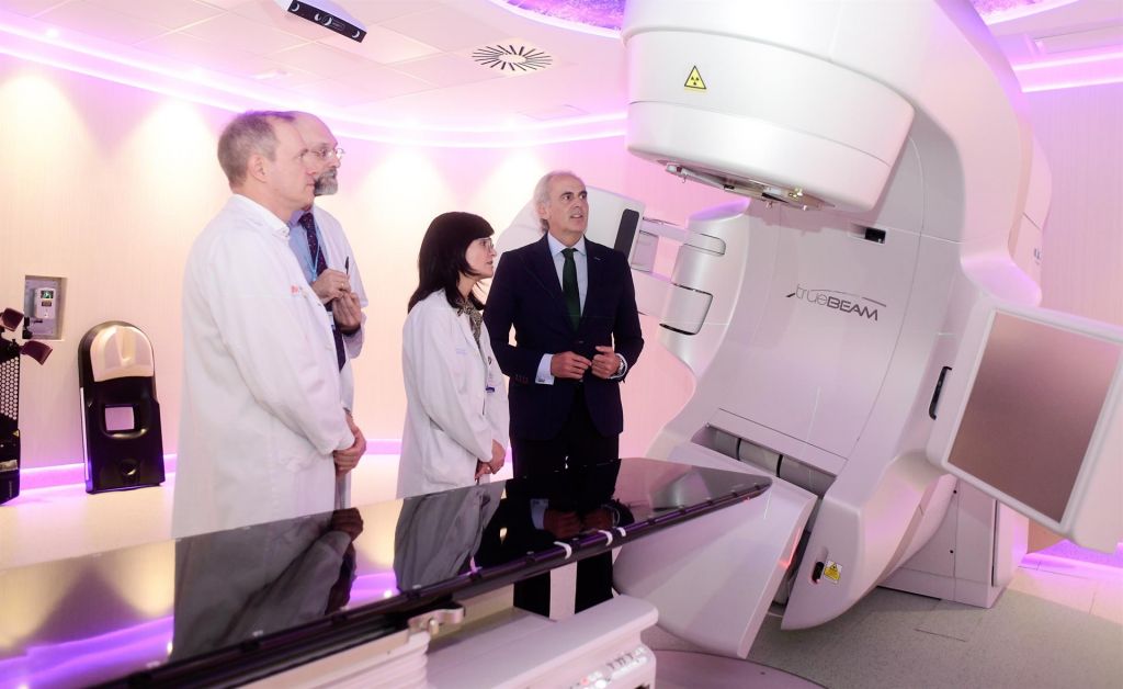 Madrid recibe 18 equipos contra el cáncer donados por Amancio Ortega