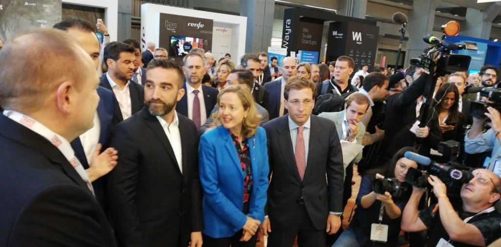 Calviño ve elementos «bastante positivos» pese a la «ralentización»
