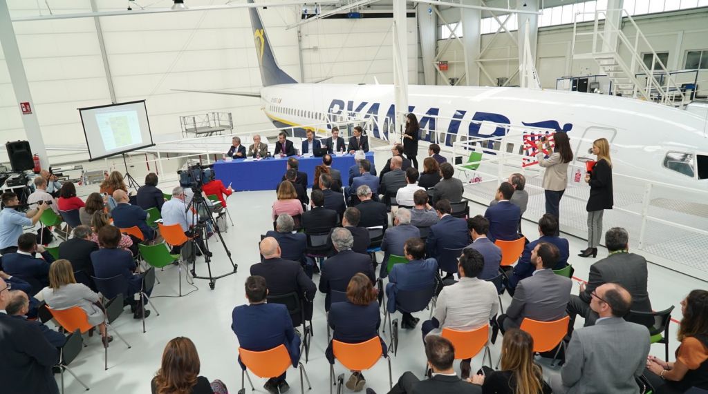 Ryanair invertirá 26 M€ en su centro de mantenimiento en España