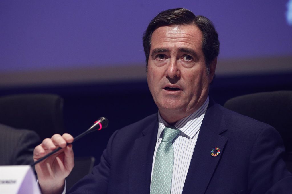 La CEOE insiste en un Gobierno «estable» pese a la diversidad de fuerzas