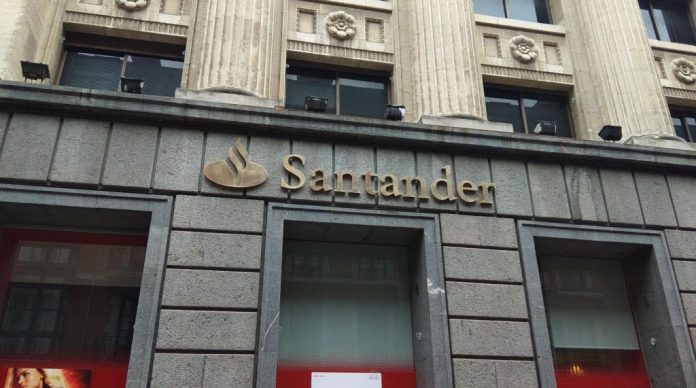 Banco Santander servicios 65 años