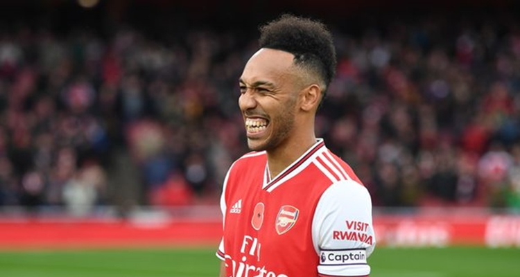 Aubameyang, ocupar sitio Luis Suárez
