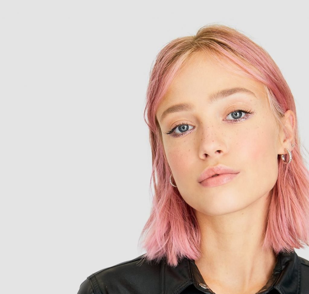 Stradivarius, Zara… las camisas negras de piel que se pondrán de moda este invierno