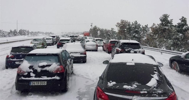Los elementos que no deben faltarte en tu coche si sales cuando hay mal tiempo