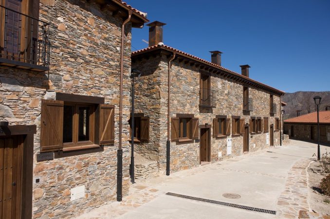 El pueblo de Madrid que conserva una fortaleza medieval del siglo XV 2 La Hiruela pueblos madrid