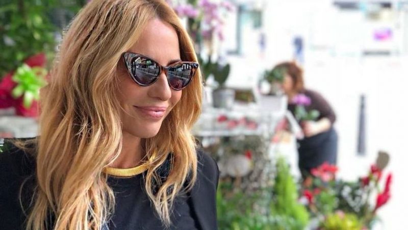 Marta Sánchez: 10 polémicas que NO han acabado con su carrera (al contrario) 16 Merca2.es Marta Sánchez feliz