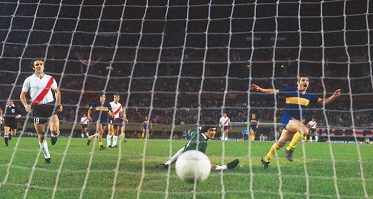 Árbitros futbolistas, gol ante River