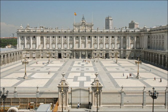 Palacio Real de Madrid, El Valle de los Caídos, Juego de Tronos