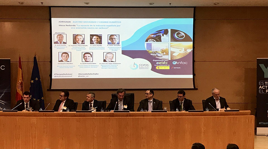 El automóvil pide al Gobierno apoyo para desarrollar la movilidad eléctrica
