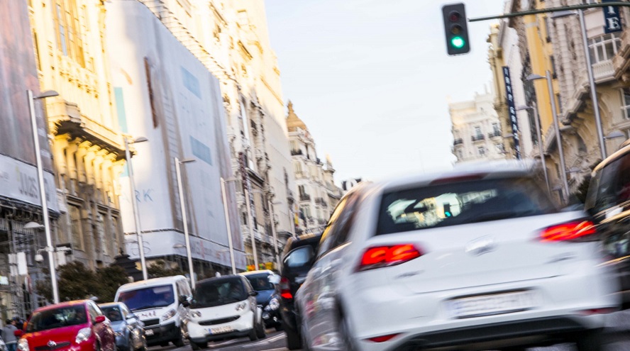 Eres un conductor eco-friendly: Cinco errores que puedes estar cometiendo con tu coche