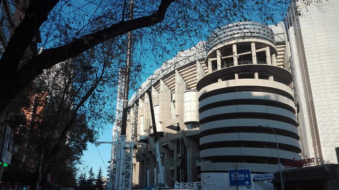 FCC desmontaje cubierta Bernabéu