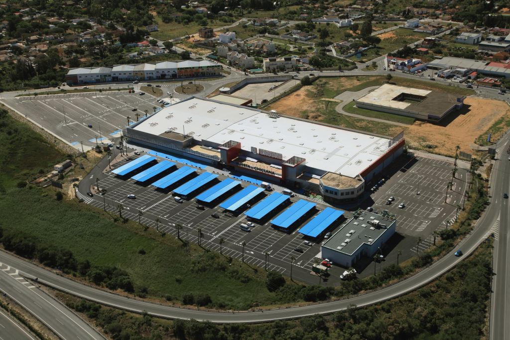 Redevco vende el centro comercial Puerta de Chiclana a New Winds Group