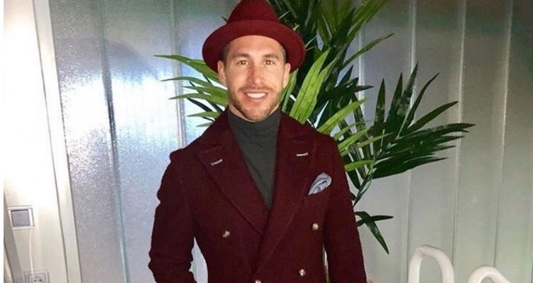 Sergio ramos traje rojo Merca2.es