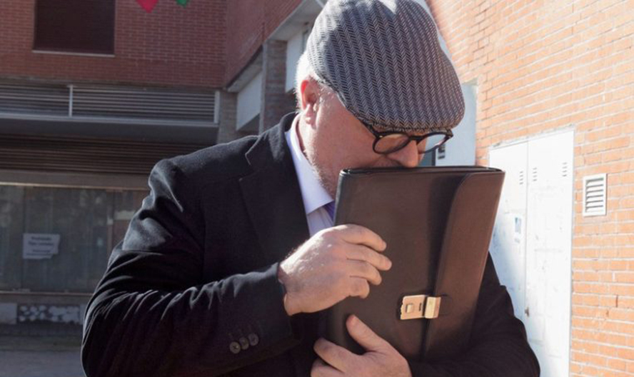 El juez Castellón investiga los contratos de Villarejo con Repsol y CaixaBank