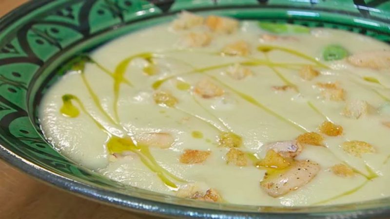 Crema de puerros con patatas y peras para Navidad