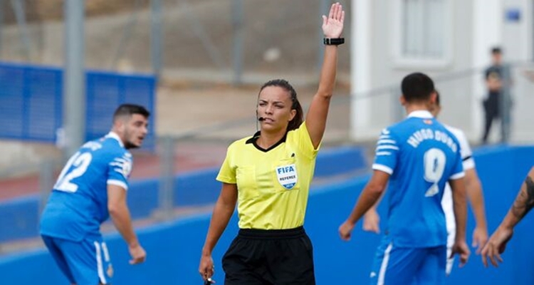 Marta Huerta árbitras fútbol