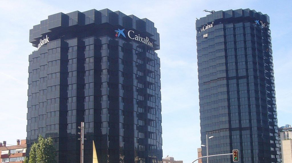 CaixaBank promete un 2% más de mujeres en puestos de dirección para 2021