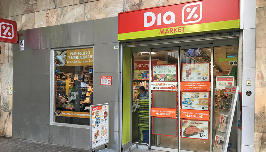 DIA acuerda con los sindicatos subir el salario de sus 16.000 empleados
