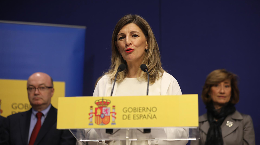 Díaz tilda de «amenazantes» las advertencias de la CEOE sobre la reforma laboral