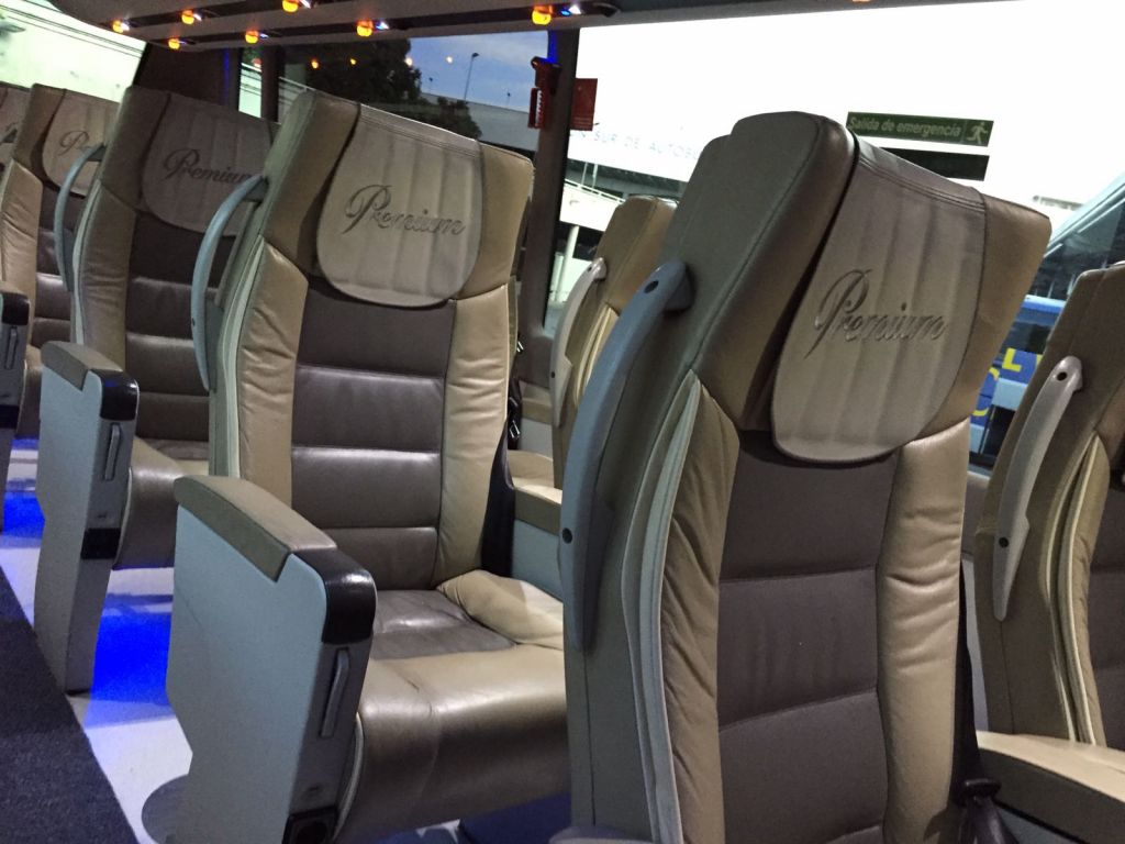 Alsa Premium: estas son las diferencias de viajar en primera clase en autobús