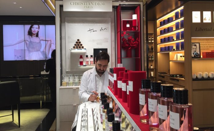 artesano-cristal-dior-corte-ingles