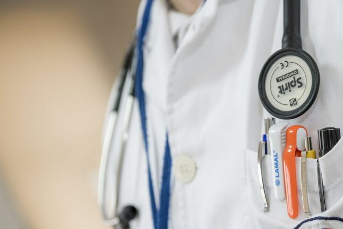 doctor en consulta