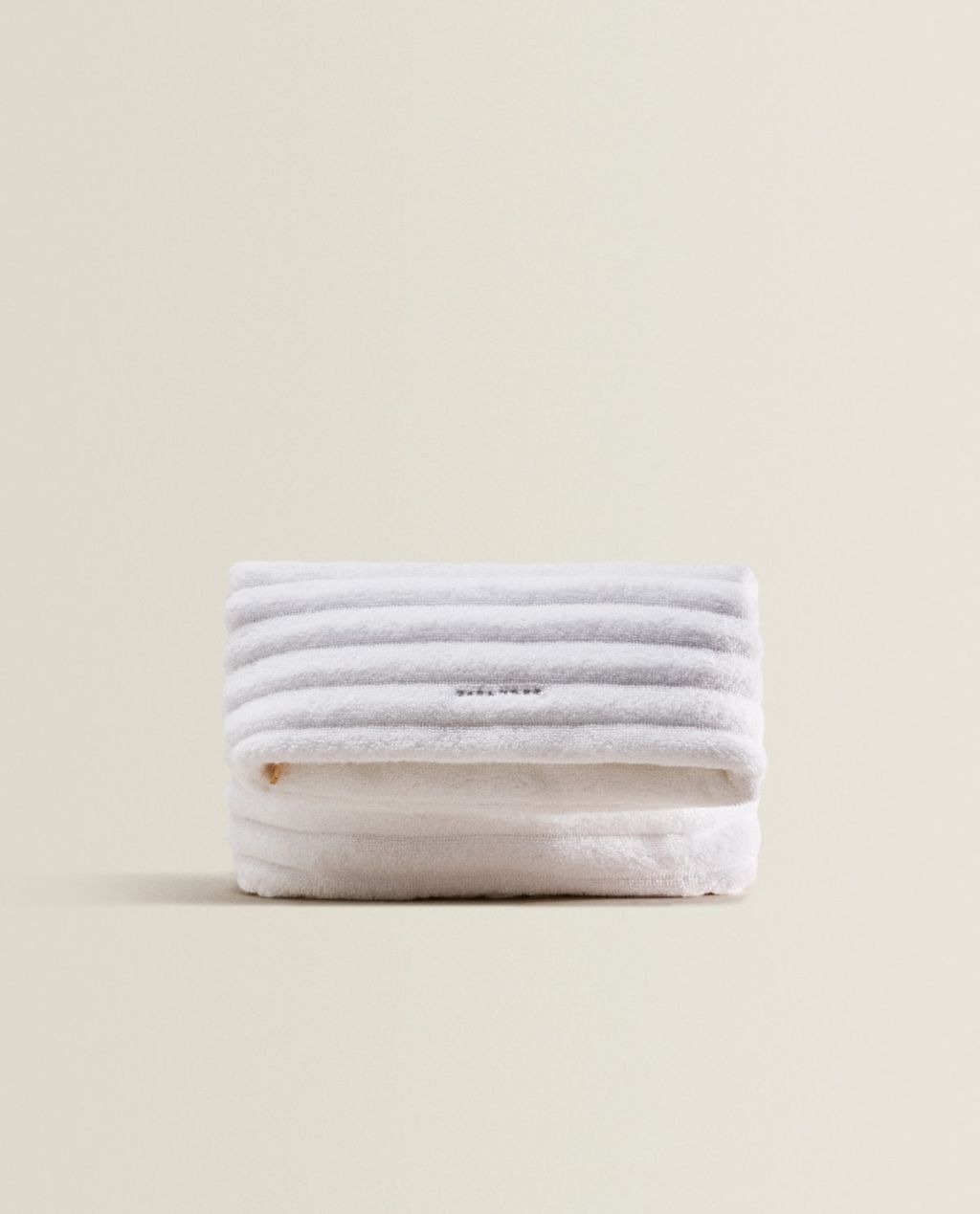 Neceser estilo toalla de Zara Home