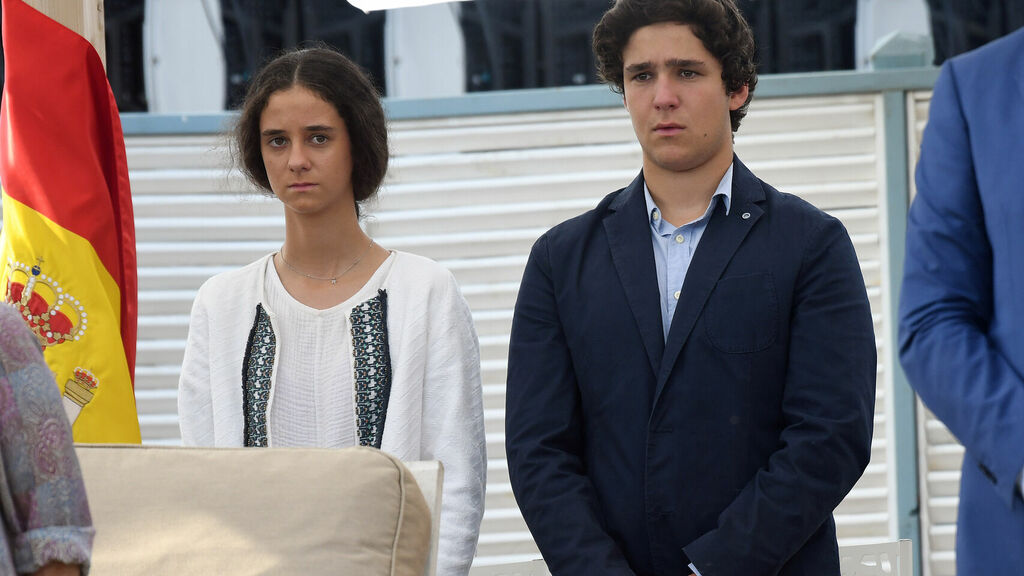 Felipe VI: momentos bochornosos de Victoria Federica y Froilán que intenta tapar