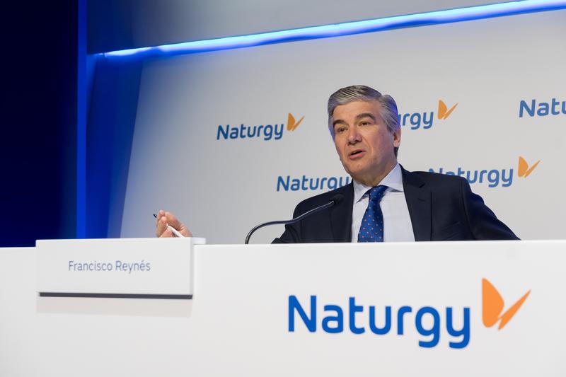 Naturgy ofrecerá reembolsos a sus clientes de la mano de Booking.com