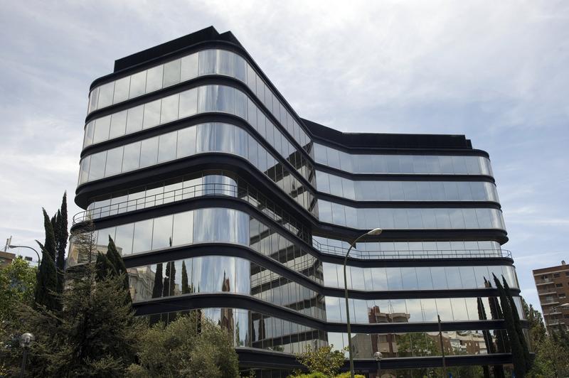 La CNMV advierte sobre una docena de entidades no autorizadas para prestar servicios de inversión