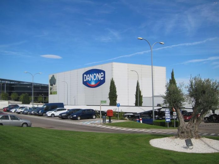 Danone se 'beneficia' de los despidos y el cierre de una planta