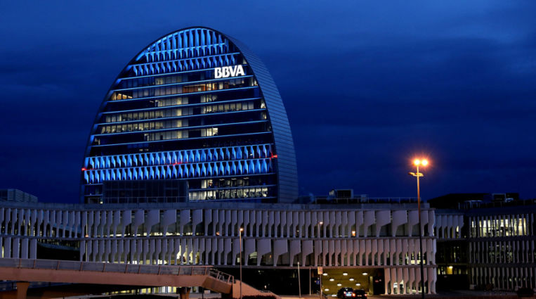 La guerra entre Armenia y Azerbaiyán golpea peligrosamente a BBVA