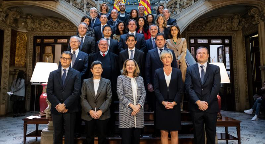 Calviño se reúne con operadores tecnológicos para preparar el MWC 2021