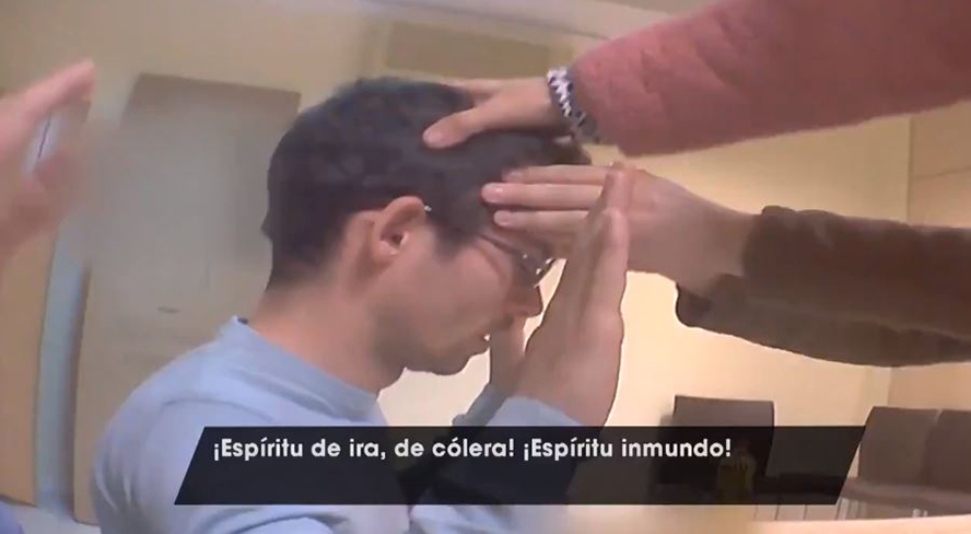 “Sal, espíritu del sexo”: denuncian exorcismos ilegales para curar la homosexualidad