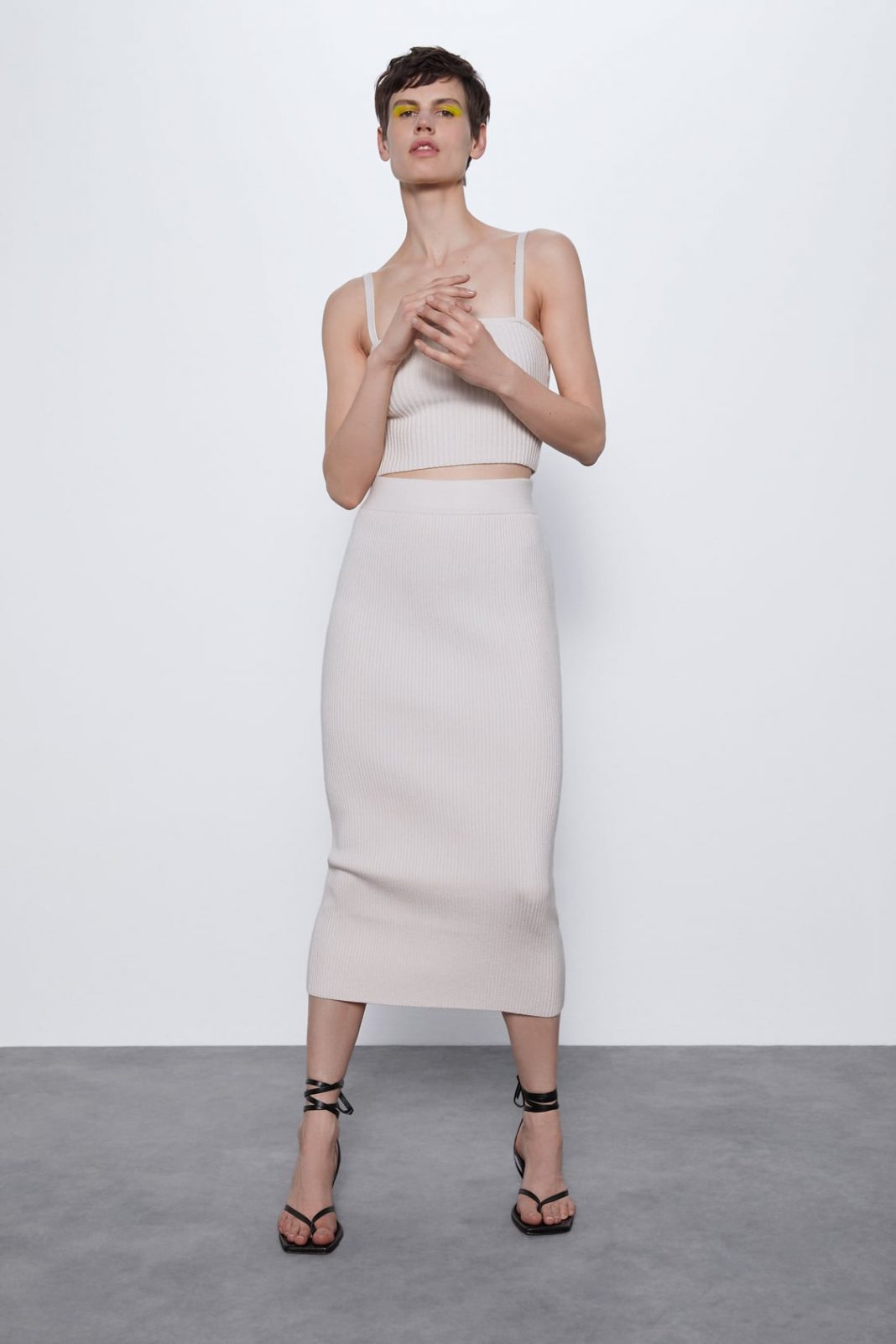 Falda de punto canalé de Zara